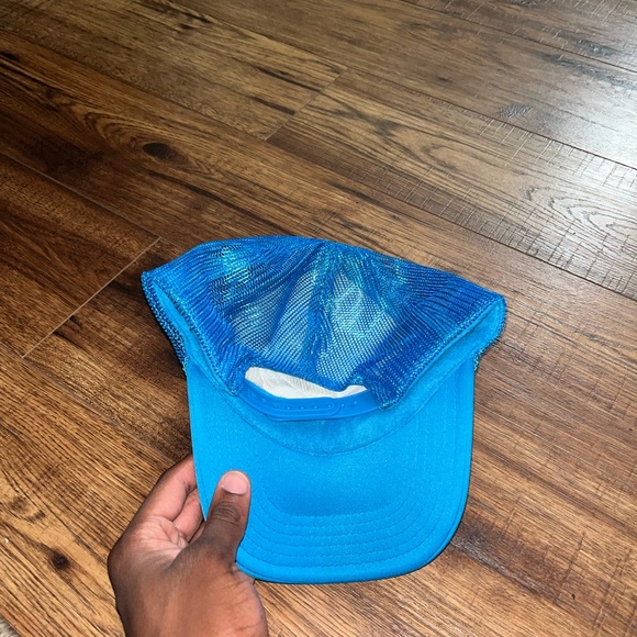 LU trucker hat! Very good quality - Picture 3 of 4